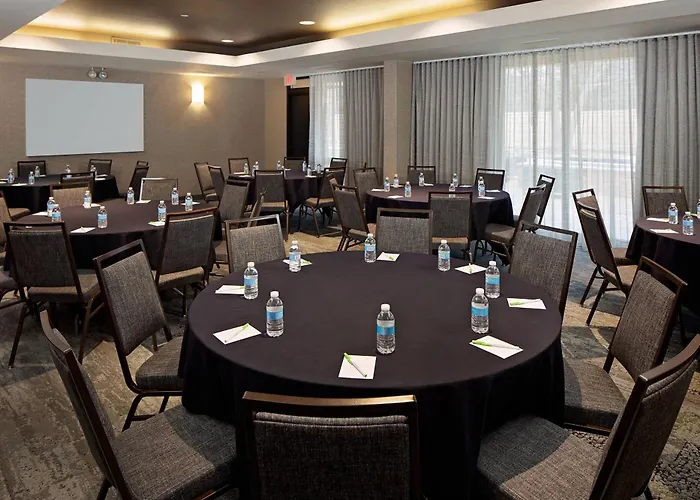 Courtyard By Marriott Richmond Airport