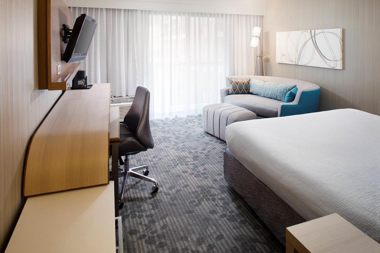 Courtyard By Marriott Richmond Airport Hotel 3*