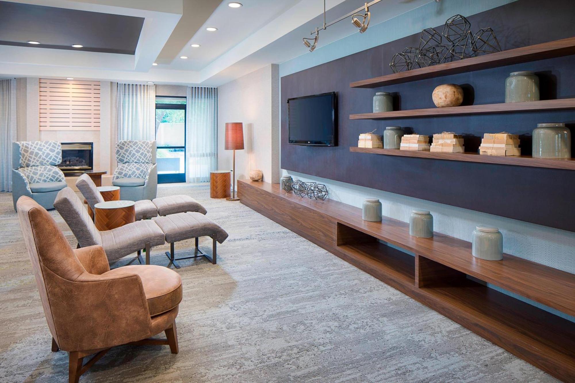 Hotel Courtyard By Marriott Richmond Airport 3*