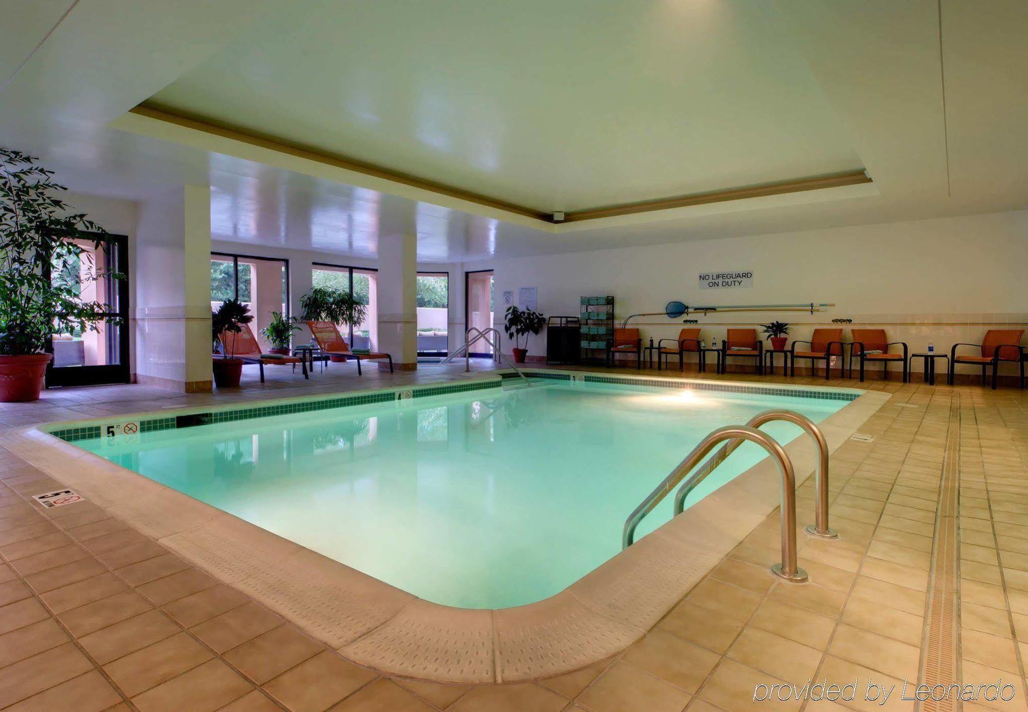 Courtyard By Marriott Richmond Airport Hotel