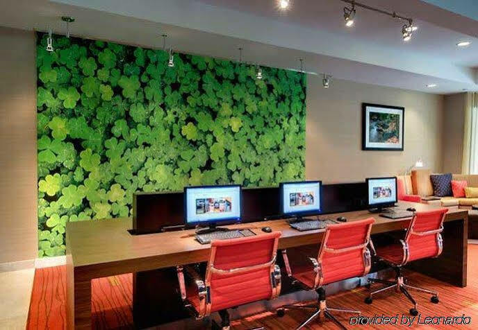Courtyard By Marriott Richmond Airport Hotel